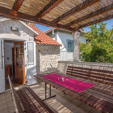 House Sanda Каштела Экстерьер фото