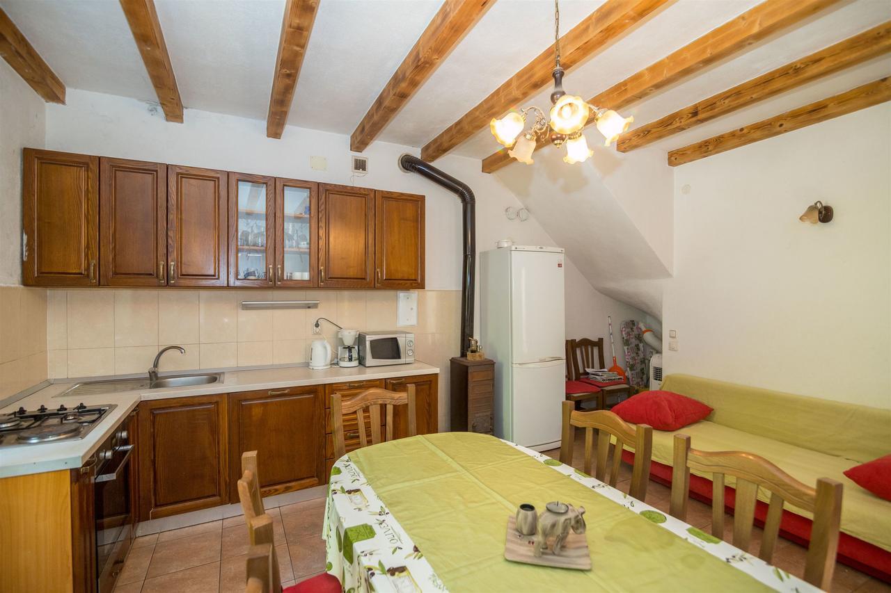House Sanda Каштела Экстерьер фото